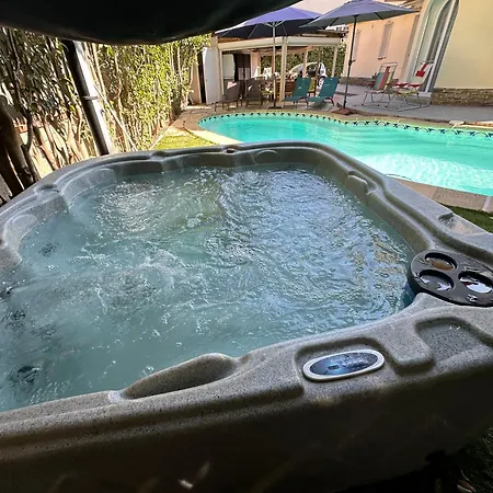 Jolie Piscine Climatise 6 Pers Proche Centre-ville *