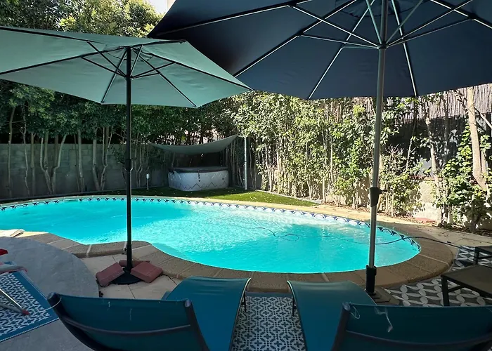 Jolie Piscine Climatise 6 Pers Proche Centre-ville فيلة بيربينيو