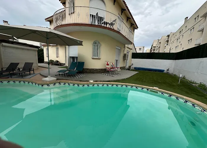 Jolie Piscine Climatise 6 Pers Proche Centre-ville * بيربينيو