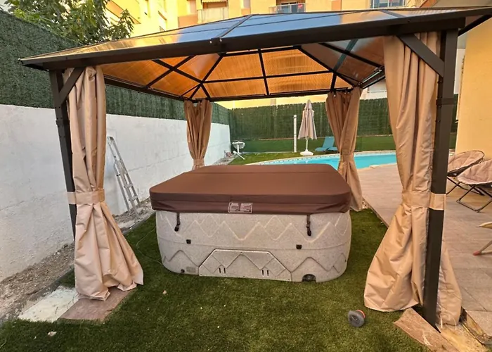 Jolie Piscine Climatise 6 Pers Proche Centre-ville فيلة *